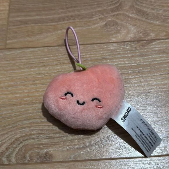 Super cute Pink peach keychain - Picture 1 of 4